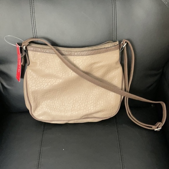 Bag​ - Picture 2 of 6